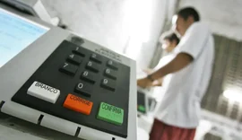 TSE volta a proibir celular, mesmo desligado, na cabine de votação