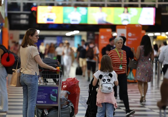 Aviação brasileira alcança recorde de passageiros apesar de alta do petróleo