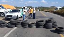 Motoristas de transportes complementares protestam em rodovias federais que cortam AL