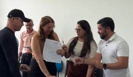 Prefeito de Viçosa empossa 18 profissionais aprovados em concurso público