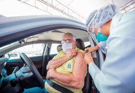 Idosos com 74 anos começam a se vacinar nesta quinta (18) em Maceió
