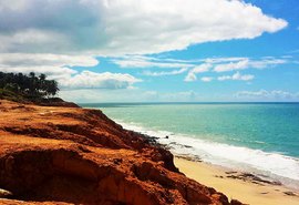 Pescadores encontram corpo na praia da Barra de Santo Antônio