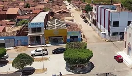 Homem é apreendido após destruir casa com marreta e ameaçar pai em Craíbas