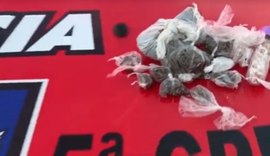 Dupla é presa com maconha e crack antes de entrega em shopping de Maceió