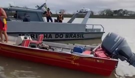 Seis corpos são encontrados e mais 14 pessoas são resgatas após naufrágio de barco-hotel