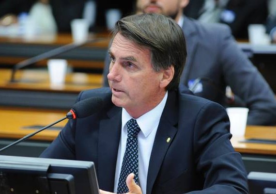 PGR se presta a papel de viés político, diz Bolsonaro sobre acusação