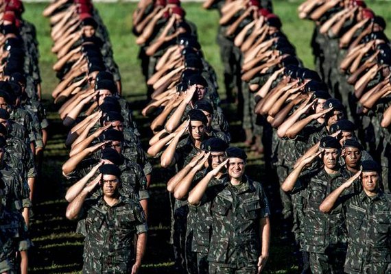 Governo quer enviar Exército para combater queimadas na Amazônia