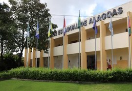 Universidade Estadual de Alagoas divulga edital do concurso para professor efetivo