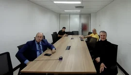 Relatório aponta que Collor toma oito remédios, mas pode ser tratado no presídio