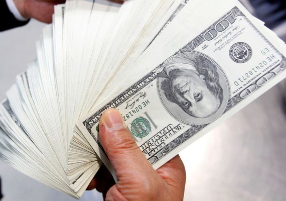 Dólar sobe para R$ 5,43 e bolsa cai para menor nível desde 2020