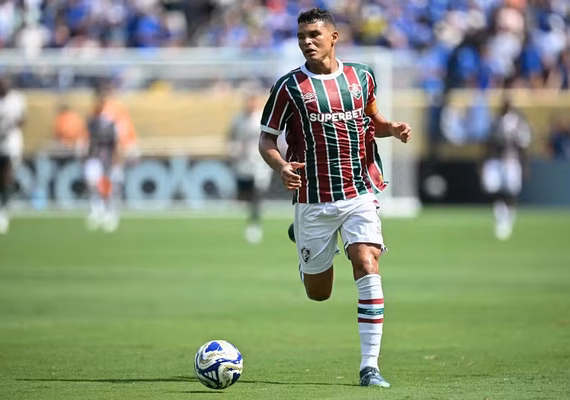 Fluminense anuncia retorno de Thiago Silva após passagem pelo Porto