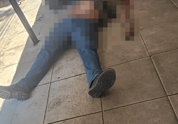 Homem é executado com 11 tiros dentro de comércio em Maceió