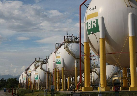 Gás canalizado pode subir até 20% em maio com reajuste da Petrobras