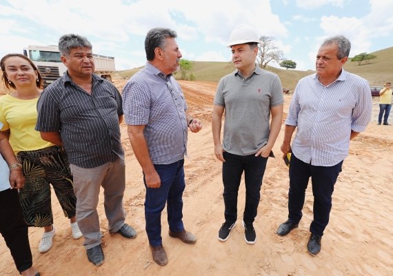 Obras de pavimentação avançam nos municípios de Pindoba e Belo Monte
