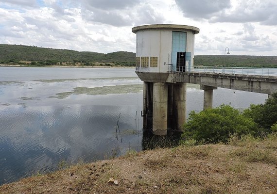 Parada emergencial em sistema de água afeta 18 cidades de Alagoas