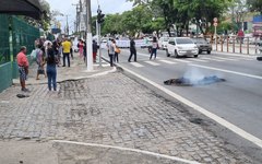 Ex funcionários do hospital Veredas protestam