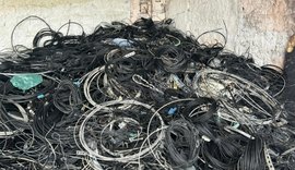 Maceió retira mais de 100 toneladas de fios abandonados dos postes