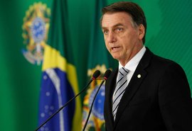 Cirurgia de Bolsonaro é adiada para 2019
