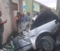 Vídeo: homem morre após colidir carro com trem em Satuba