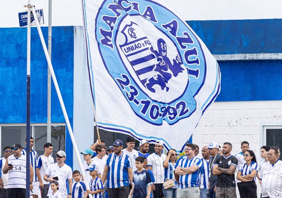 CSA recebe apoio da torcida antes de duelo decisivo contra o Nacional-AM