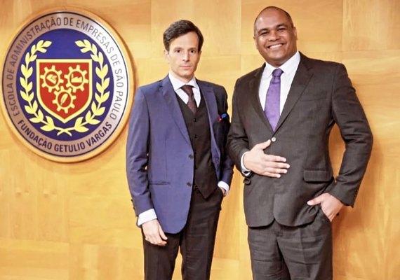 Jornalista João Costa participa de masterclass ministrada pelo Dr. Victor Lugli na Fundação Getúlio Vargas, em São Paulo