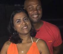 Mulher morre com golpes de marreta pelo esposo na frente das filhas em Salvador