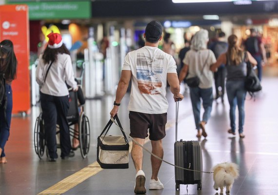 Brasil anuncia medidas emergenciais para conter alta do combustível de aviação