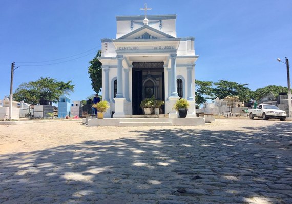 Cemitérios públicos receberão missas no Dia de Finados