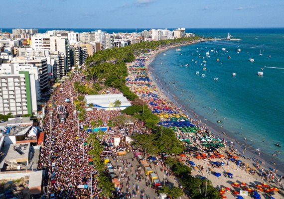 Alagoas entra em clima de Carnaval e celebra folia por todo o estado