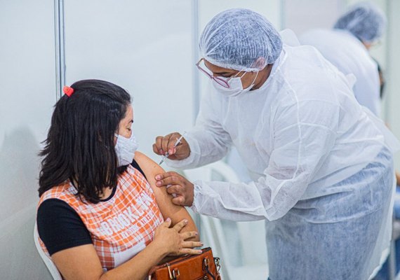 Arapiraca inicia vacinação de pessoas com 30 anos nesta sexta-feira (30)