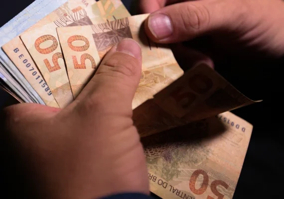 Nascidos de 1968 a 1983 podem agendar saque de valores esquecidos