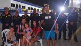 Família brasileira é resgatada após 9 horas à deriva no mar do Caribe; veja video