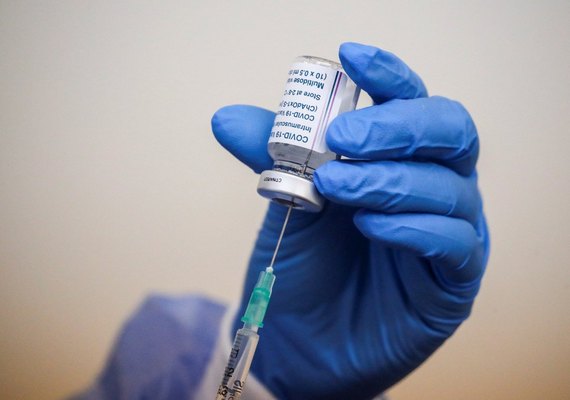 Terceira dose da AstraZeneca aumenta em 2,7 vezes os anticorpos contra a Ômicron