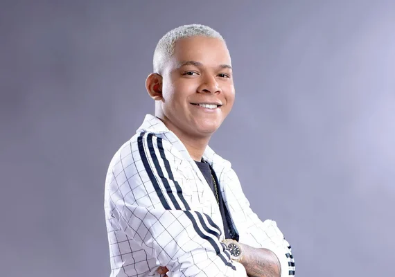 Aldair Playboy celebra trajetória musical e promete agitar Maceió com show imperdível