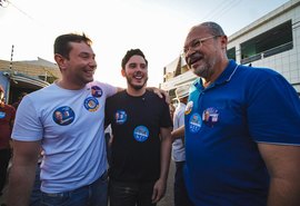 Lucas Barbosa reúne multidão em caminhada e comício em Feira Grande