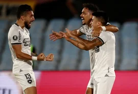 Botafogo avança e faz final da Libertadores com o Atlético-MG