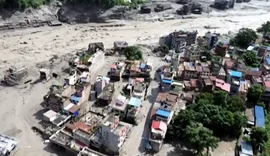 Enchentes no Nepal deixam ao menos 55 mortos e 384 desaparecidos