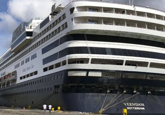 Chegada de navios aquece alta temporada em Maceió