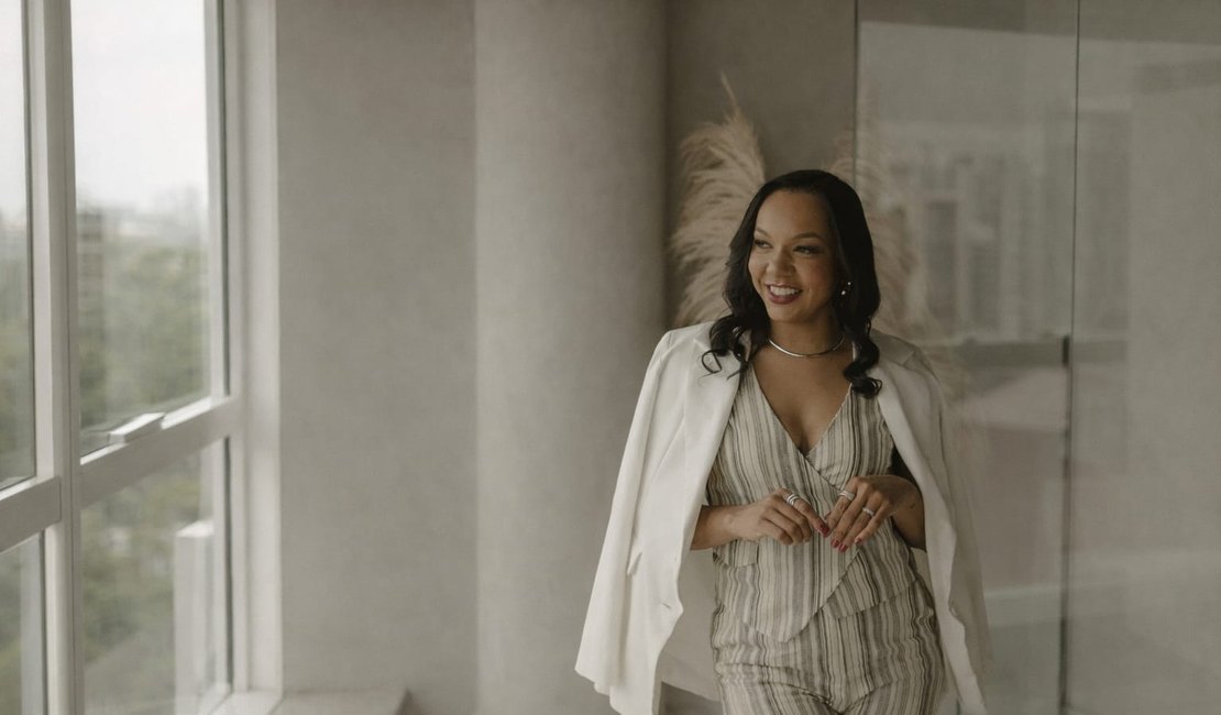 Bia Villas Bôas é a primeira capa da edição especial de colunistas da Revista Pulsar Brasil