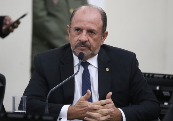 Deputado propõe lei que exige autorização dos pais para temas de gênero em escolas de AL