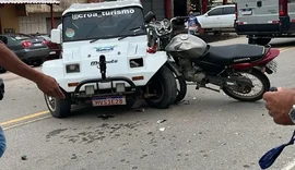 Motociclista é arremessado após colisão com buggy em Alagoas