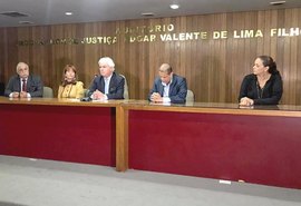Diretora do TCE-AL palestra em evento sobre a Reforma da Previdência