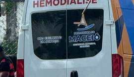 Van da Hemodiálise da Prefeitura de Maceió é flagrada levando crianças até partida de futebol