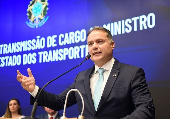 'Lula me confiou a tarefa de fazer pelo Brasil o que fizemos em Alagoas', diz Renan, durante posse