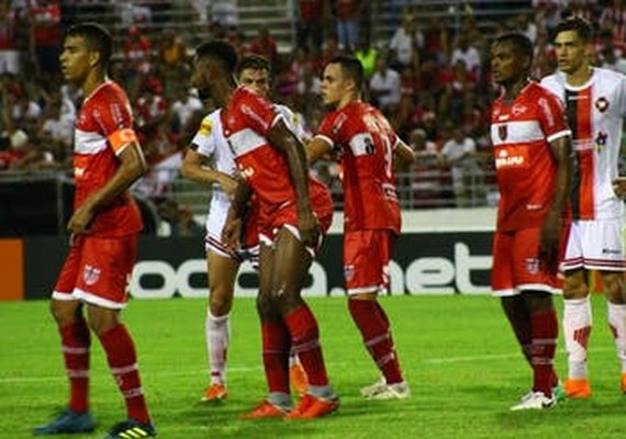 Roberto Fernandes justifica derrota do CRB para o Náutico