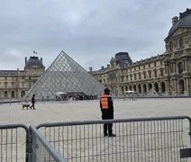 Louvre fecha após protesto de estudantes em Paris