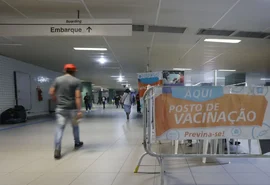 Saúde nega desabastecimento generalizado de vacinas no Brasil