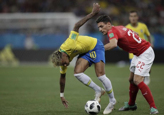 Com Neymar apagado, Brasil joga mal e só empata com a Suíça