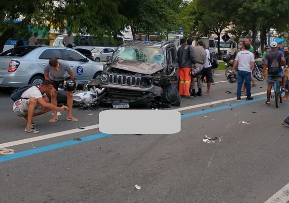 Motorista invade contramão na Av. Fernandes Lima e uma pessoa morre