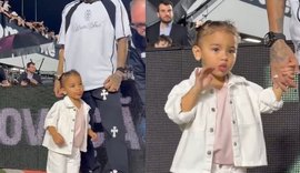 Neymar chora ao ver filha em apresentação de balé pela primeira vez